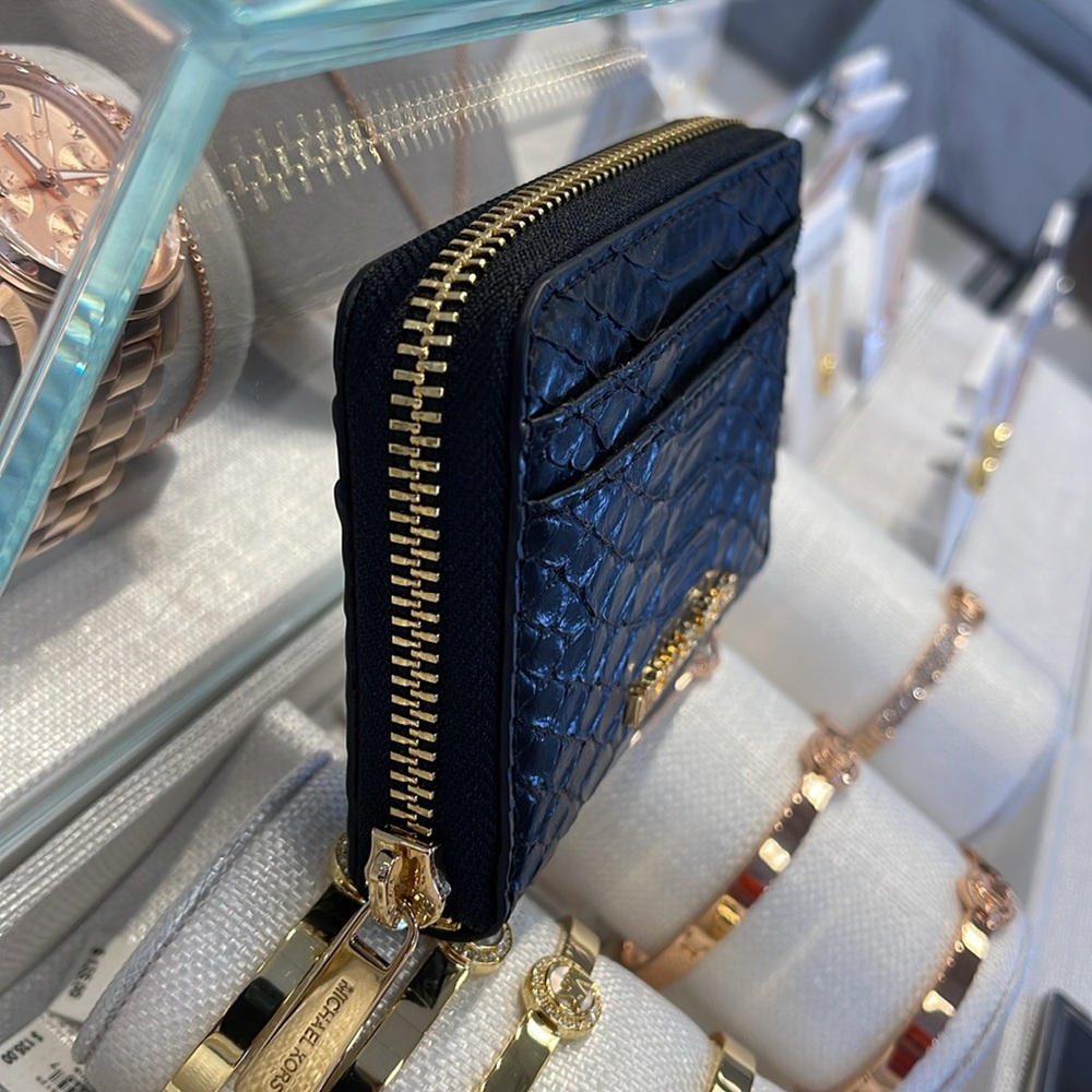 Michael Kors Women Medium Zip Around Card Case Coin Pouch Wallet Black
NWT - Picture 3 of 16